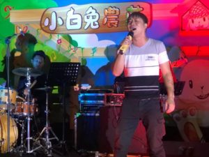 59442729_10156085778737212_2132582765772668928_n